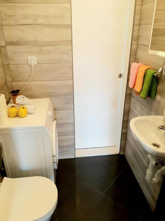 Marinovi Dvori Apartment Slatine Bagian luar foto