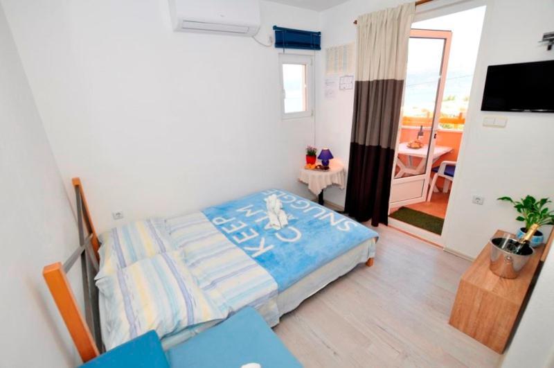 Marinovi Dvori Apartment Slatine Bagian luar foto