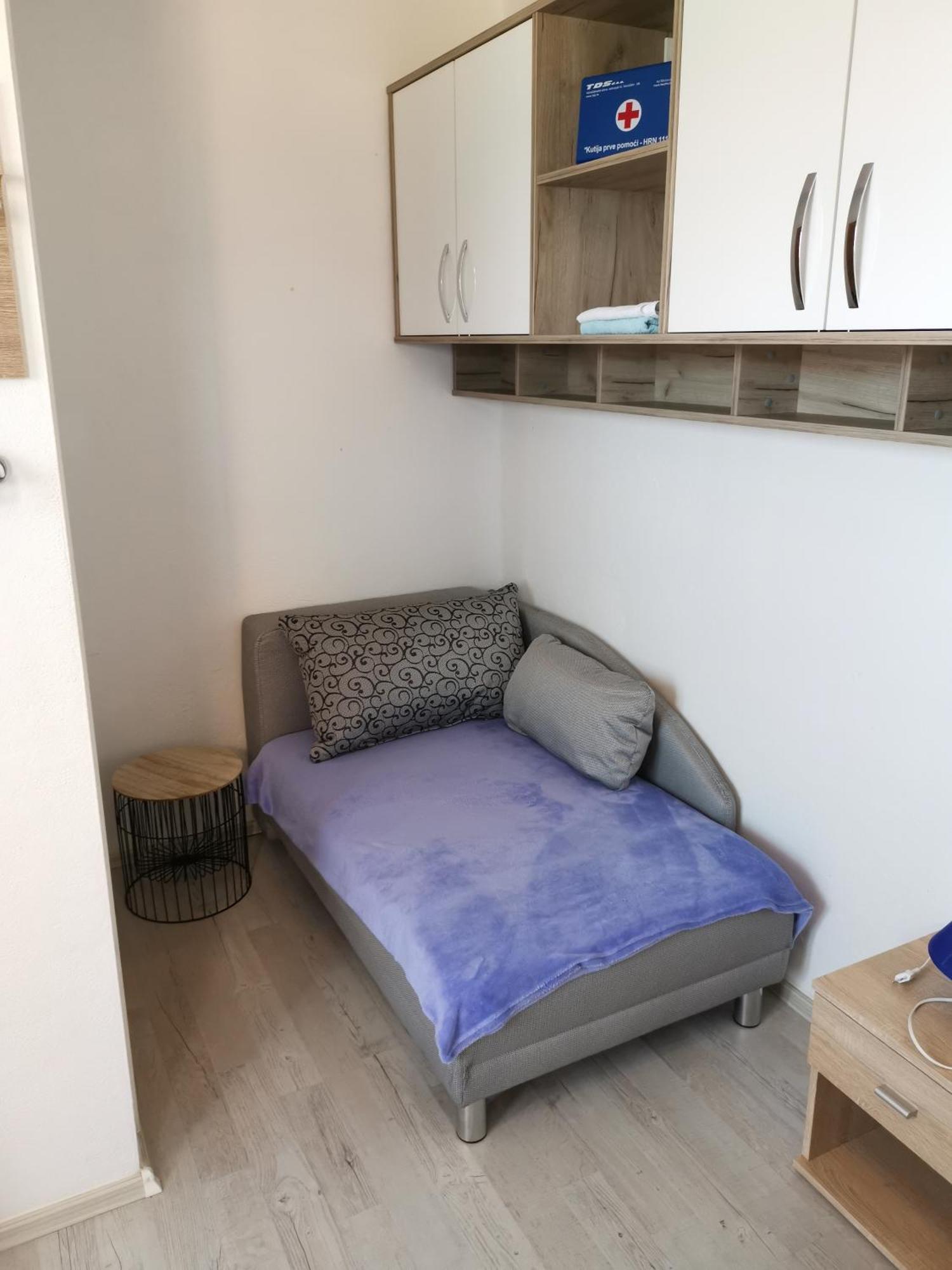 Marinovi Dvori Apartment Slatine Bagian luar foto