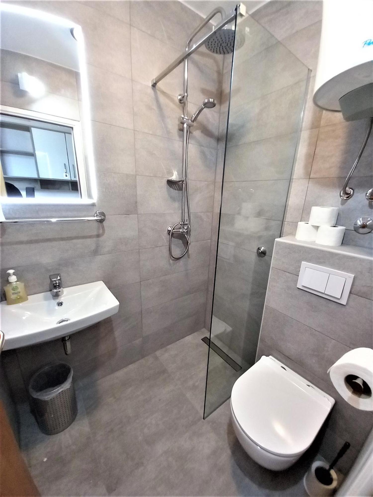 Marinovi Dvori Apartment Slatine Bagian luar foto